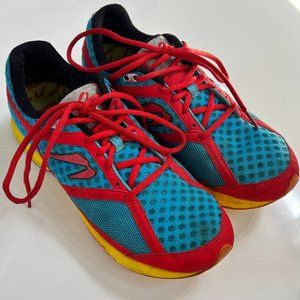 Newton Gravity Trainers 000113